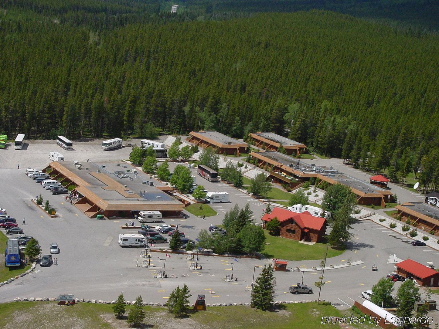 The Crossing Hotel Saskatchewan River Crossing Exterior photo