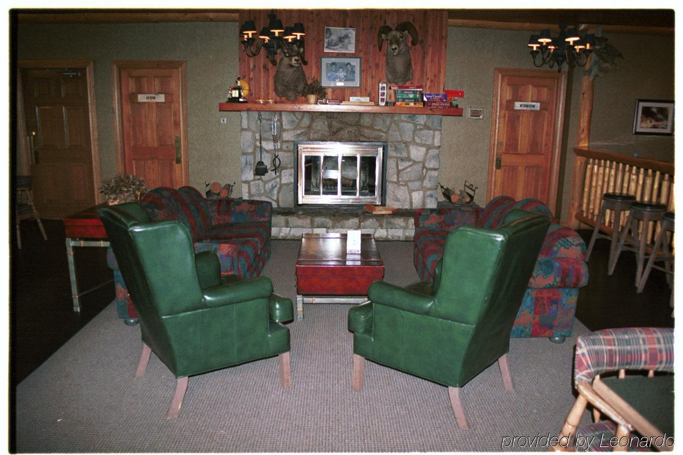 The Crossing Hotel Saskatchewan River Crossing Room photo