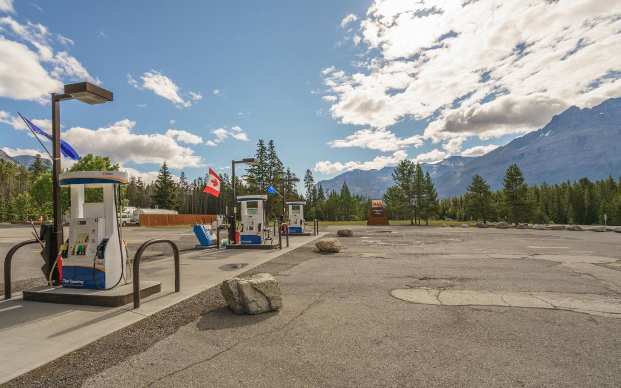 The Crossing Hotel Saskatchewan River Crossing Exterior photo
