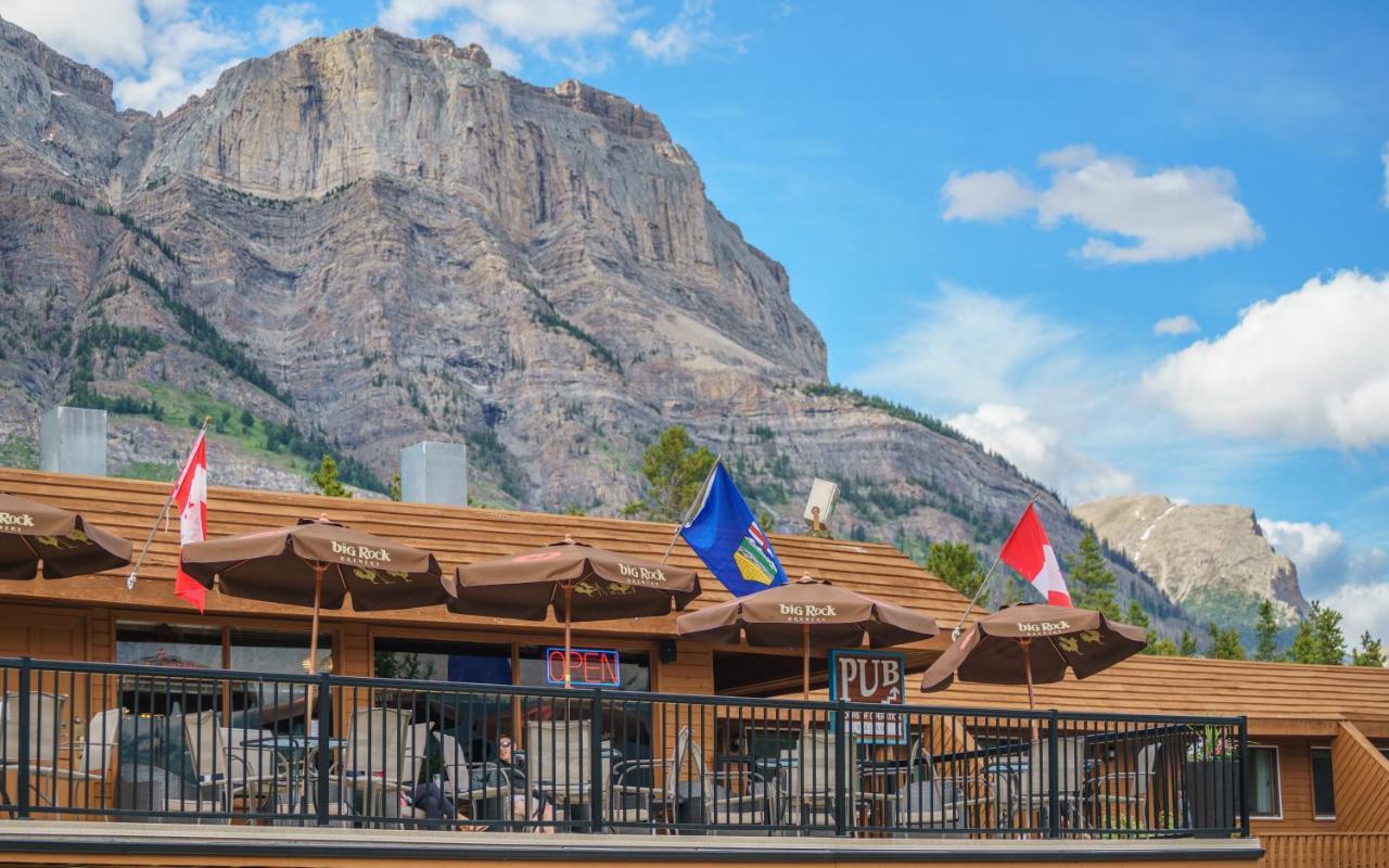 The Crossing Hotel Saskatchewan River Crossing Exterior photo