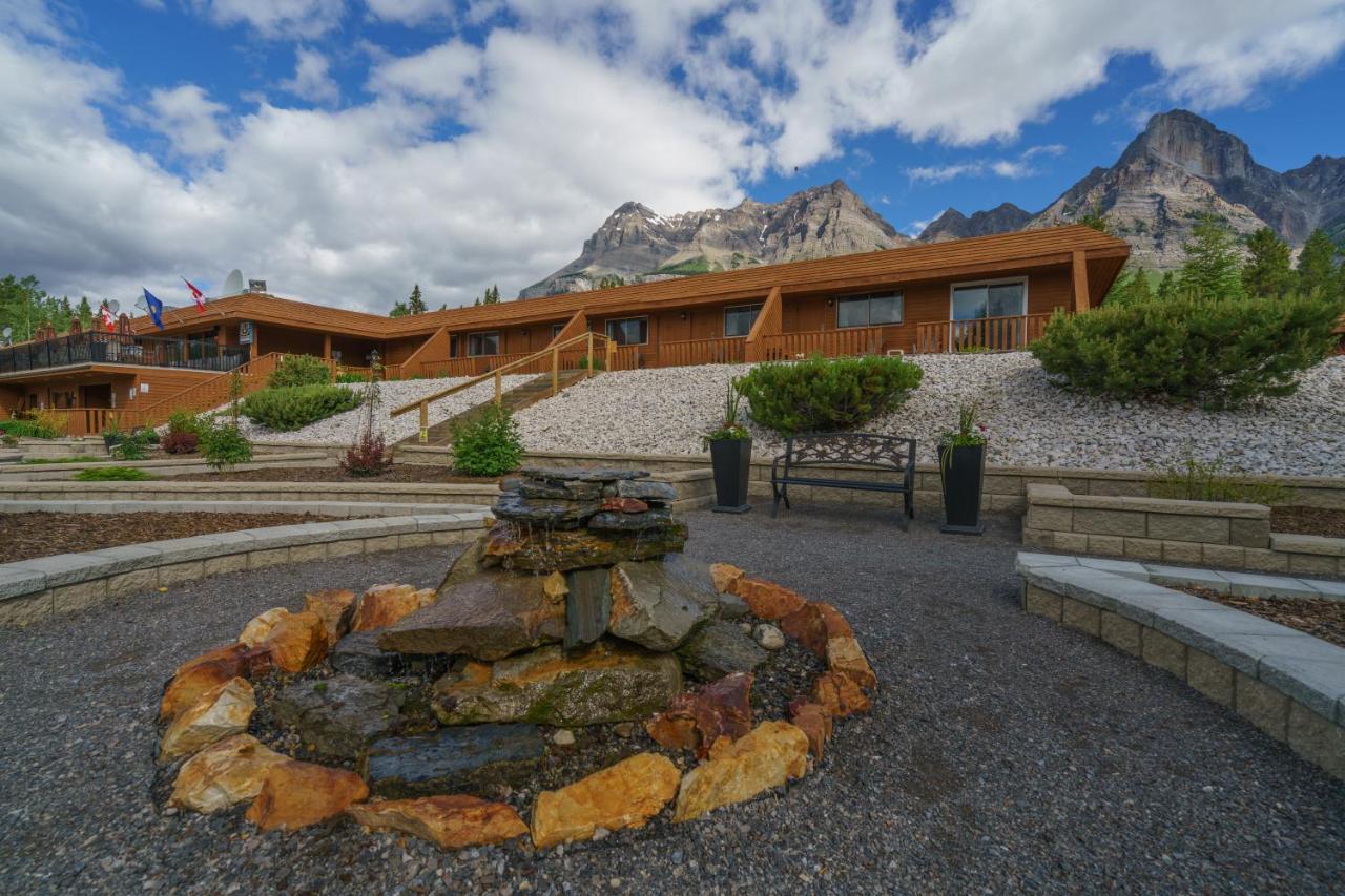 The Crossing Hotel Saskatchewan River Crossing Exterior photo