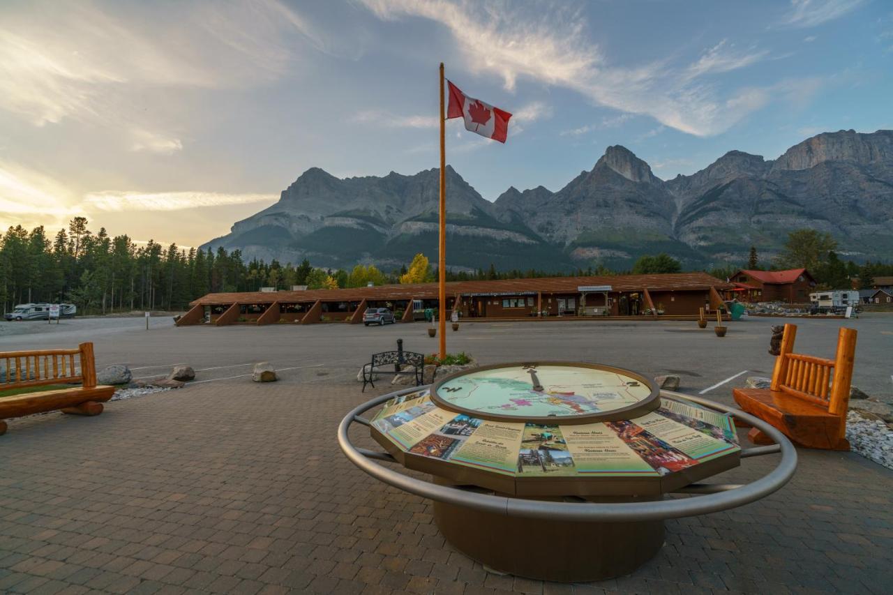 The Crossing Hotel Saskatchewan River Crossing Exterior photo